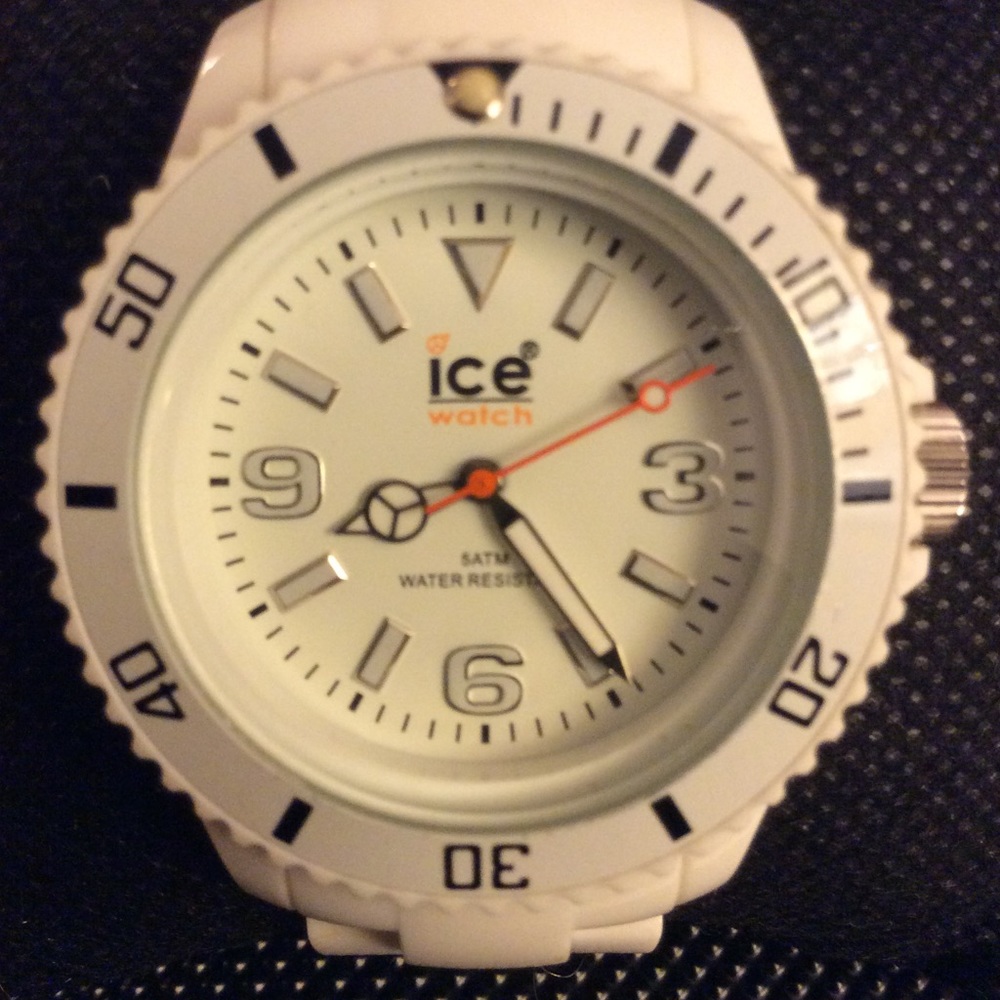 Ice-Watch Ladies 5ATM Dive Watch